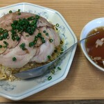 中華料理 鳳凰 - 鳳凰炒飯 スープ付き 並盛 ９００円