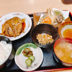 おやじ食堂 光秀 - 少しピンボケ。