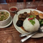 SIAM - タイ風豚の角煮かけご飯