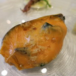 Convivio - 25年4月　前菜　ムール貝オーブン焼き　ホウレン草、トマト風味ベシャメルソース