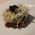 フォリオリーナ・デッラ・ポルタ・フォルトゥーナ - フランス産仔牛の腎臓とイタリア産の玉ねぎとイタリア産のオシェトラ