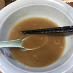 家系ラーメン まこと家 - 中盛りだとカエシが弱めのスープはマイルドな傾向に