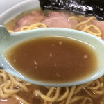 家系ラーメン まこと家 - 中盛りだとカエシが弱めのスープはマイルドな傾向に