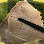 家系ラーメン まこと家 - デフォではヴィジュアルが寂しいのでついチャーシュー