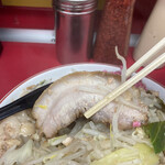ラーメン二郎 - ブタ　バラ肉