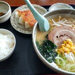 らあめん家 壽々正 - みそラーメン　830円　半餃子セット　350円