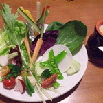 ピアチェーレ - ①朝摘みお野菜の豆乳バーニャカウダー