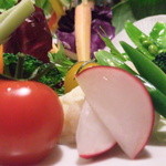 ピアチェーレ - ①朝摘みお野菜の豆乳バーニャカウダー　アップ