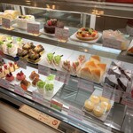 Patissierie le danju - ショーケース内のケーキ②