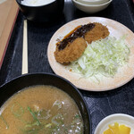 あかつき食堂 - 豚汁定食800円