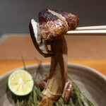 日本料理 幸庵 - 松茸の松葉焼きリフトアップ