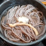 そば処 一庵 - 一庵そばの特権、冷たい肉そばにも変幻自在！