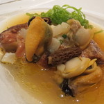 フロリレージュ - ポワレしたフォアグラのスープ仕立て  ムール貝、アサリ、帆立、蕗の薹のパスタと共に2