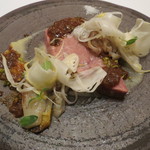 フロリレージュ - 仏ブルターニュ産の仔牛のレバー トマトとピスタチオのソース  ベルギービールで煮込んだアンディーヴのサラダと共に1