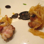 フロリレージュ - リードヴォーとシュークルート  黒ニンニクと赤ワインのソース2