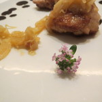 フロリレージュ - リードヴォーとシュークルート  黒ニンニクと赤ワインのソース3