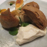 フロリレージュ - 黒糖のメレンゲとバナナのアイスクリーム、チョコレートとコーヒーのムース3