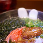 ハモニカ・クイナ - あーさソーキそば（麺ふつう）880円