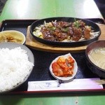 安い定食屋 - カルビ焼肉定　850円