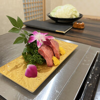 りきちゃん 祇園店 - 厚切り和牛タンの登場✩.*˚分厚さが凄いでしょ。