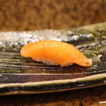にぎり鮨 一五〇 - サーモン