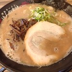 羽釜豚骨二代目けんのすけ - ラーメン