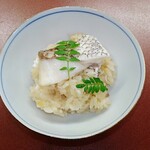 ワインと日本酒 割烹八十八 - 鯛の炊き込みご飯