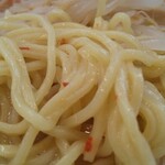 本家ねぎみそ屋 - 麺は緩いウエーブの縮れ麺！