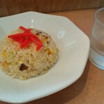 本家ねぎみそ屋 - 半炒飯！これで300円。冷やタンの直径程しかない…