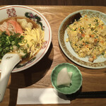中国料理 喜祥 - 海老ワンタンと半チャーハン セット  880円