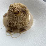 表参道うかい亭 - ステーキランチコース厳選牛サーロイン１５７３０円。モンブラン。おねだりして提供していただきました。ポタージュもですが、栗の扱いが素晴らしく、大満足です（╹◡╹）（╹◡╹）