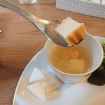 ヤワタ＋コーヒー - 厚揚げ入り。最初から最後まで美味しかった。(量の少なさも関係してるけどそれでも希に見るドンピシャ)大根おろしってすごい味わいなんだなぁと実感。