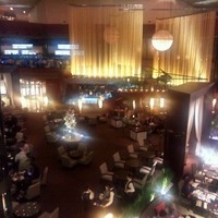 ザ・ステーキハウス - ホテル内のロビーはゴージャス・・・
