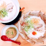 九州ラー麺 加虎 - 虎のエースチャーシュー博多風、
            エースラーメン炒飯セット