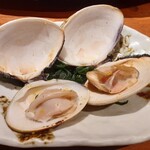 魚貝 ののぶ - 焼きはまぐり（２個）890円