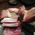 ろばた 翔 - お通しの刺身