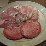 ホルモン焼道場 蔵 - 蔵タン盛