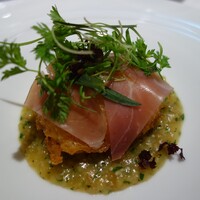 御影 ジュエンヌ - .....【二品目】鱧のベニエ　焼茄子のソース　ハモンセラーノ.....