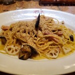 サムシング・クアトロ - 厚切りベーコンと秋野菜の白ゴマ香るペペロンチーノ