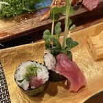 Matsuzushi - カイワレ入りの鉄火です。端部ではネタがはみ出してますww