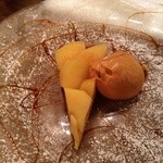 ア ミオ アージョ - りんごのタルトのカラメルジェラート添え630円