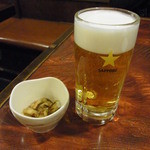 養老乃瀧 - お通し221円とサッポロ生ビール 中ジョッキ420円