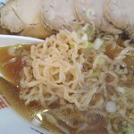 緑屋 - 麺の感じ。