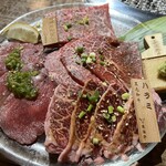 A5ランクの黒毛和牛焼肉×食べ放題 個室完備 炭治郎 - 