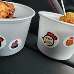 唐揚げ100% - キャラ付きシールで、どの唐揚げかわかります