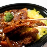 じっちゃんの唐揚げ - ハヤシの染みたかつがおいしい～