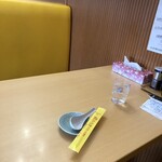 おぐら屋 - テーブル席