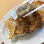 おぐら屋 - 餃子側面