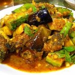 いなかむら - ナマズのレッドカレー1,500円