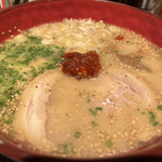 ちゃぶ屋 とんこつらぁ麺 チャブトン - 夜とんらぁ麺 930円